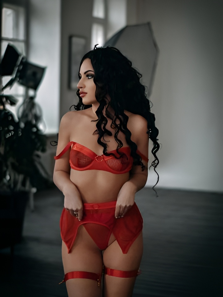 Елена привлекательная девушка из Миасса цена от 4000 руб