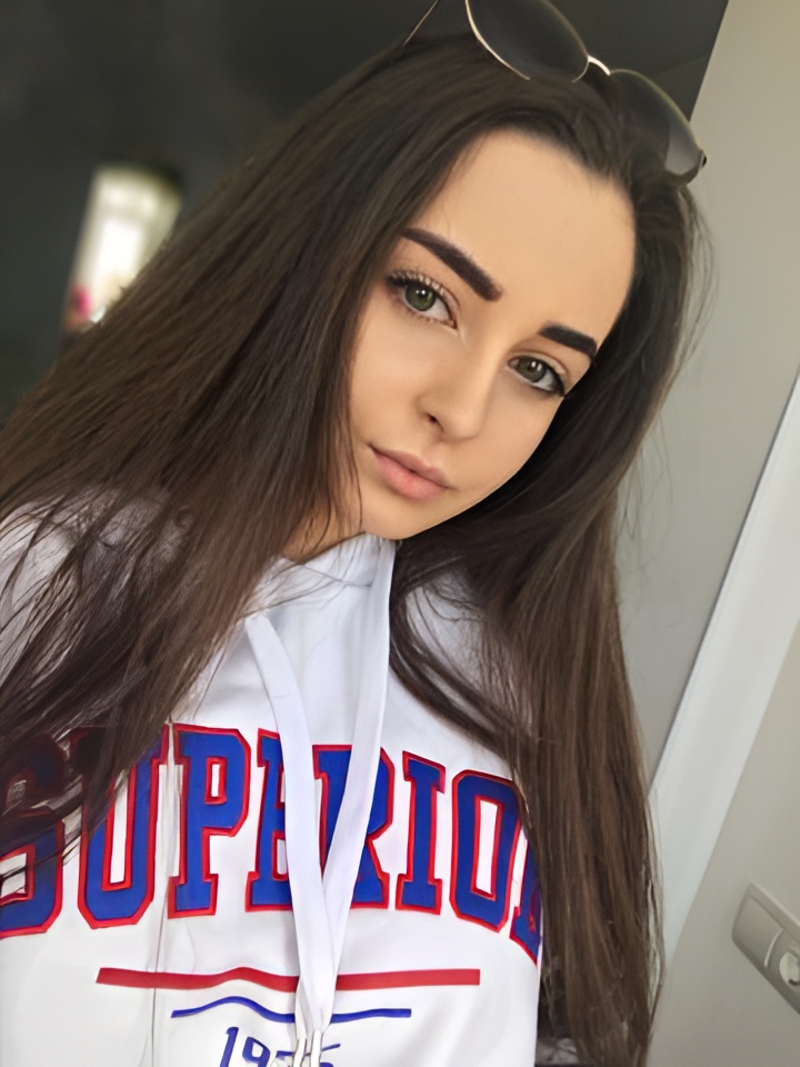 Рената привлекательная девушка из Миасса цена от 2500 руб